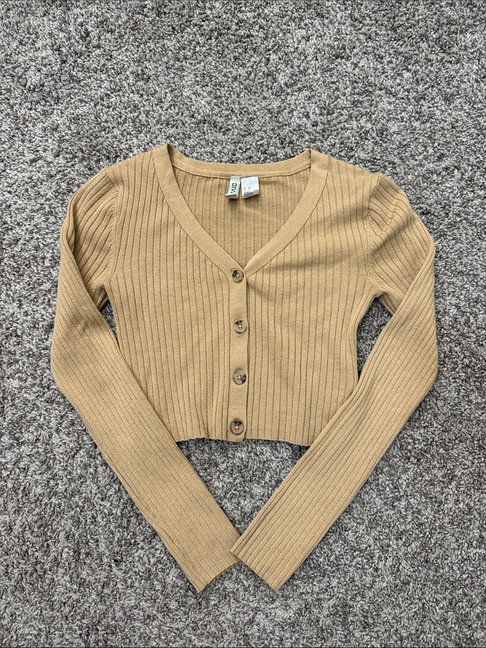 Divided Ribbed Cropped Button-Up Cardigan in Camel